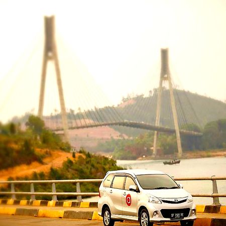 名古屋山 - 巴淡岛爱玛黎丝酒店 Batam 外观 照片