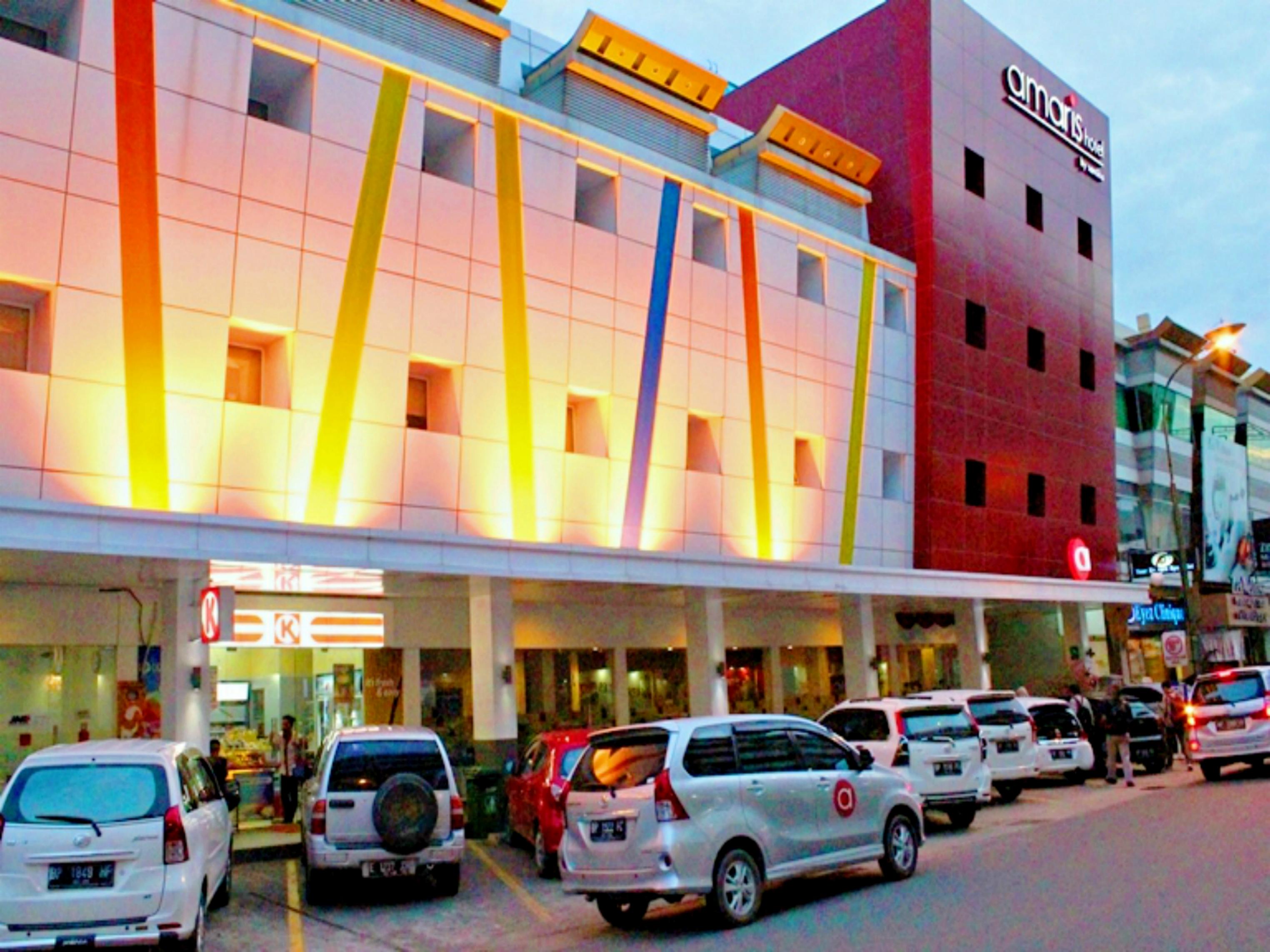 名古屋山 - 巴淡岛爱玛黎丝酒店 Batam 外观 照片