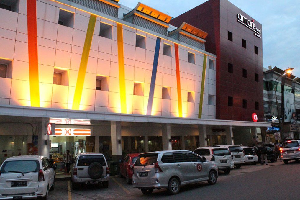 名古屋山 - 巴淡岛爱玛黎丝酒店 Batam 外观 照片