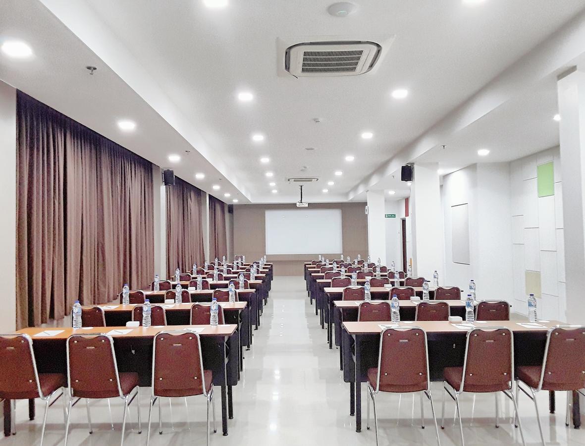 名古屋山 - 巴淡岛爱玛黎丝酒店 Batam 外观 照片
