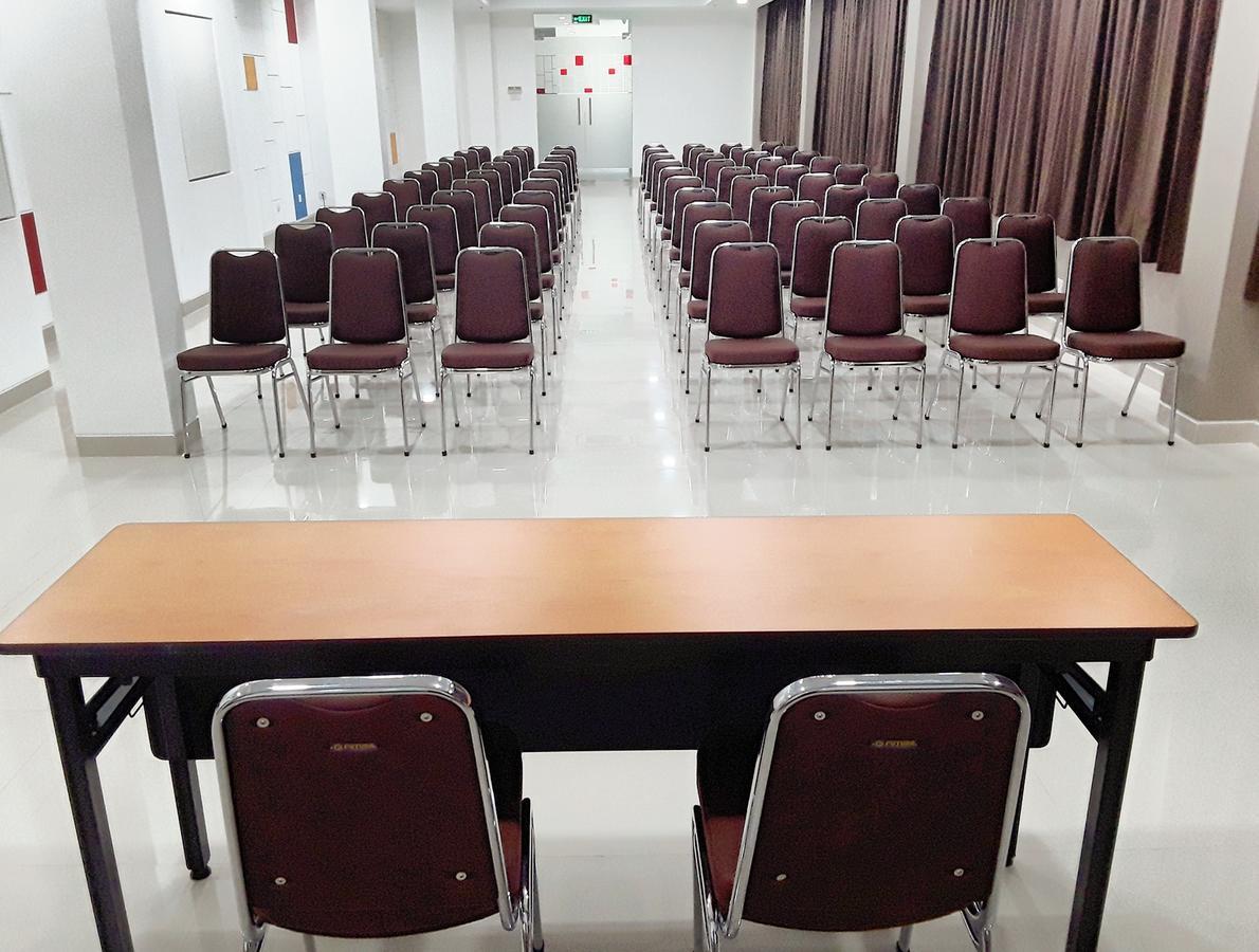 名古屋山 - 巴淡岛爱玛黎丝酒店 Batam 外观 照片